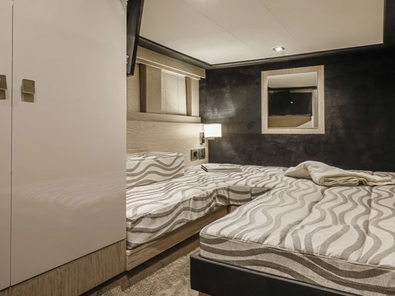 Huur een Cranchi Cranchi T43 Eco Trawler in Cannigione