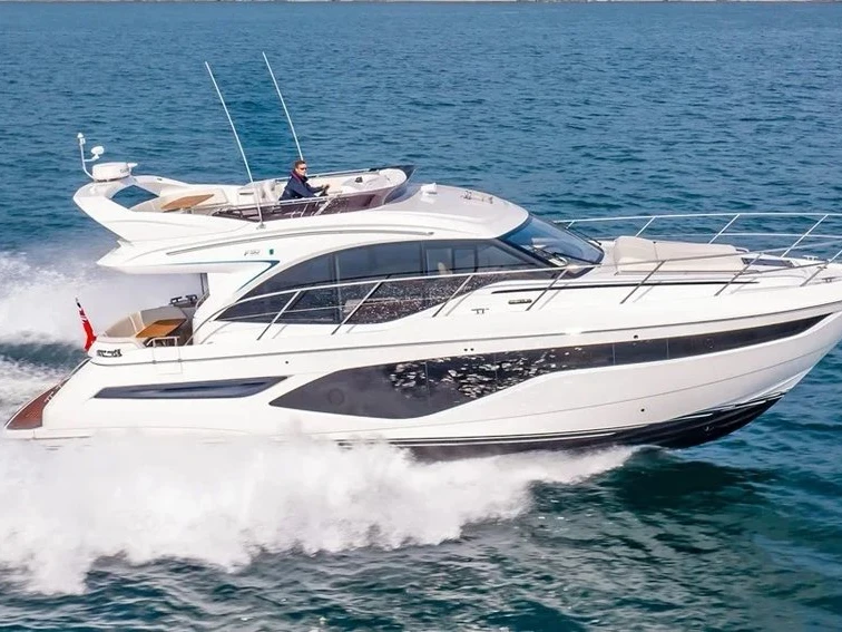 Huur een Princess Princess 50 Flybridge - 3 + 1 cab. in Punat