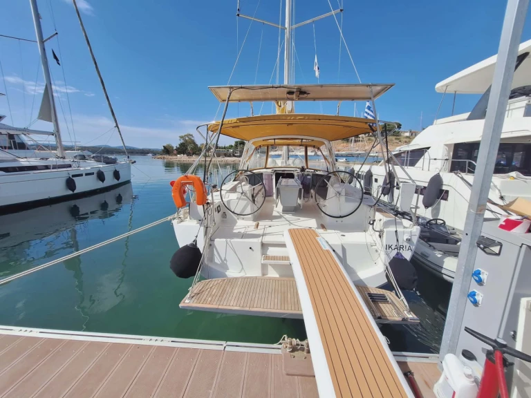 Bénéteau Oceanis 41.1 te huur van particulier of professional in Néa Péramos
