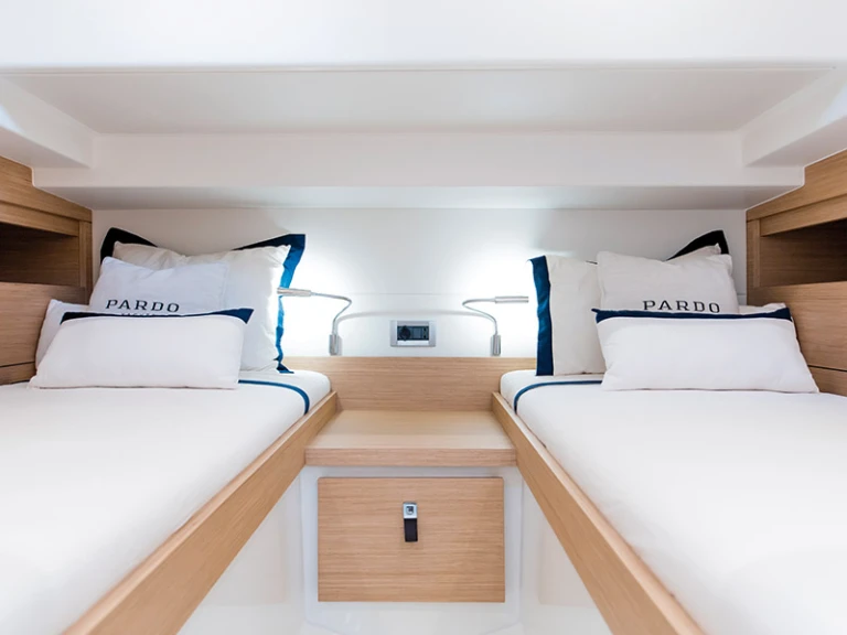 Verhuur Motorboot Pardo Yachts met vaarbewijs