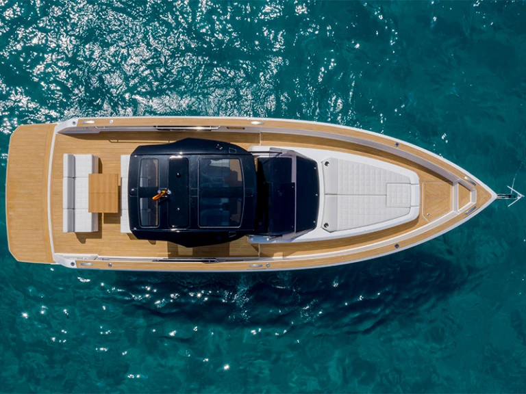 Motorboot te huur in Šibenik voor de beste prijs