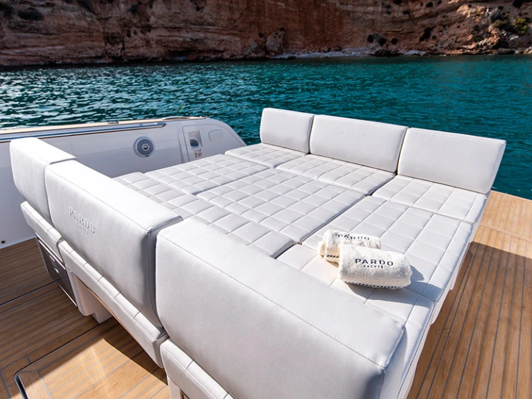 Pardo Yachts Pardo 38 te huur van particulier of professional in Šibenik
