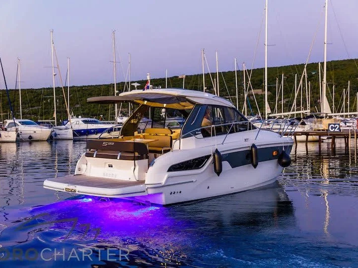 Bootverhuur Bavaria Bavaria 33 Sport HT in Punat via SamBoat