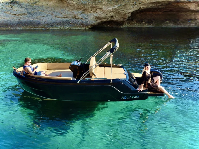 Bootverhuur San Antonio Port goedkoop Open 500 Classic