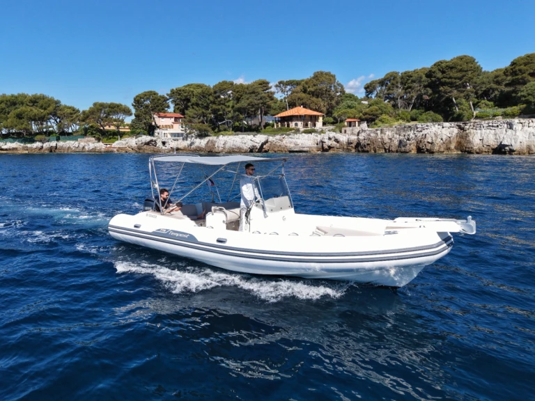 Huur een Capelli Tempest 775 in Cannes