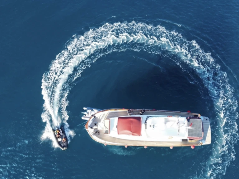 Verhuur Motorboot Azimut met vaarbewijs