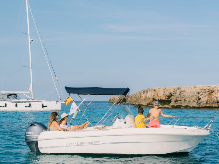 Verhuur Motorboot Jeanneau met vaarbewijs
