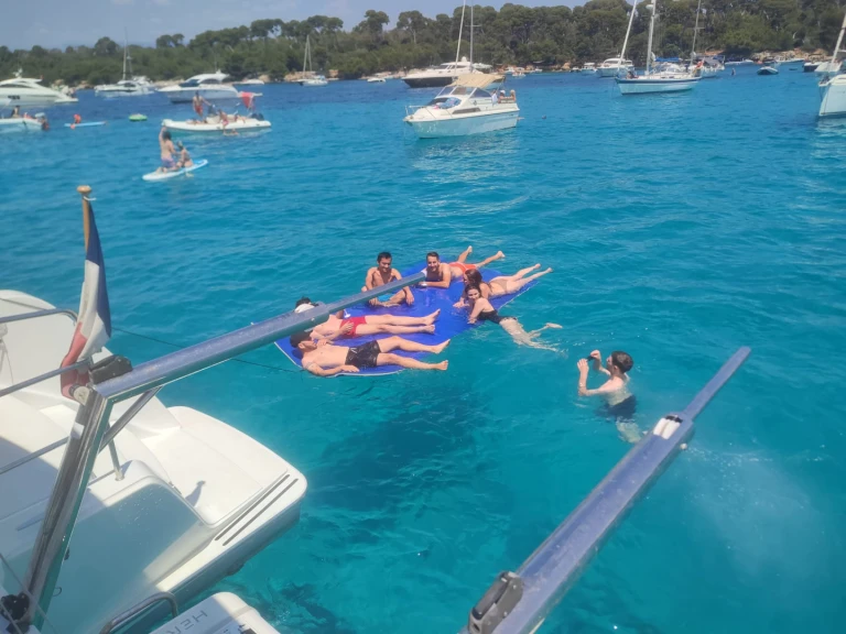 Bootverhuur Lagoon Lagoon 40 in Cannes via SamBoat