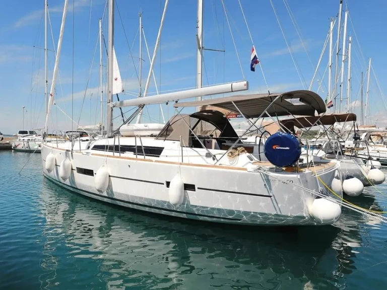 Zeilboot te huur in Biograd na Moru voor de beste prijs