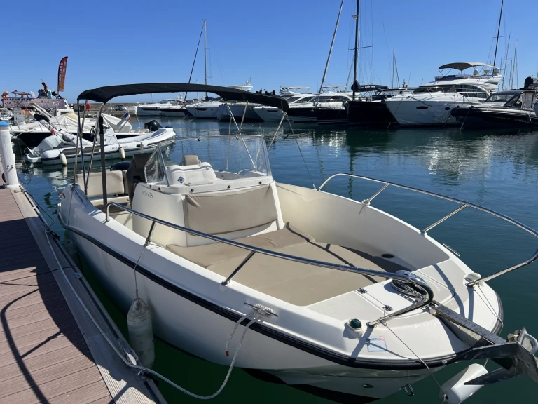 Huur een Quicksilver Activ 675 Open Sport in Cannes