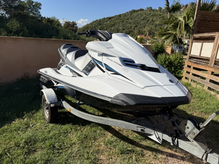 Verhuur Jet Ski Yamaha met vaarbewijs