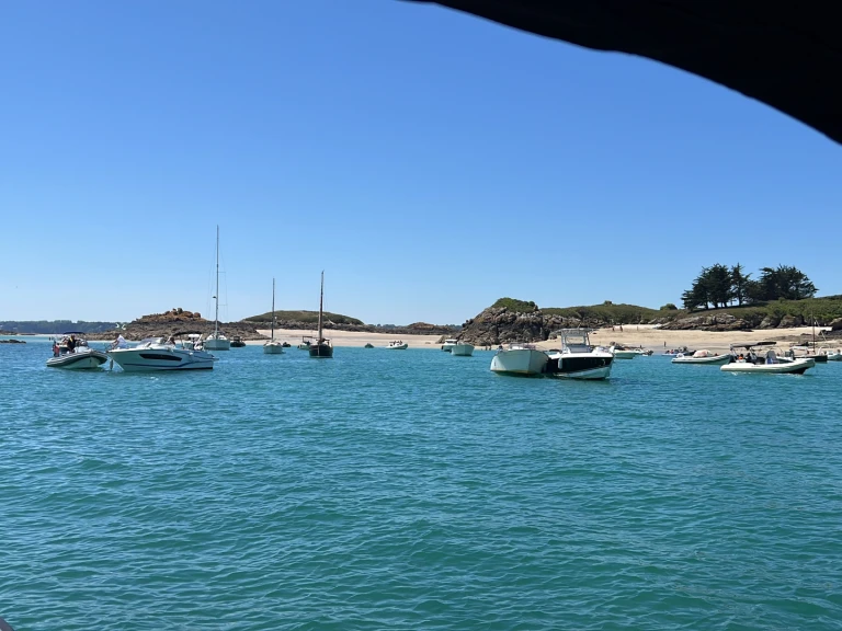 Huur een Quicksilver Activ 675 Sundeck in Saint-Malo