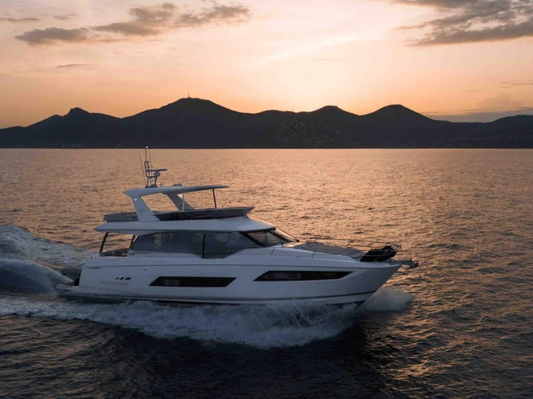 Huur Jacht met of zonder schipper Prestige Yachts in Monaco