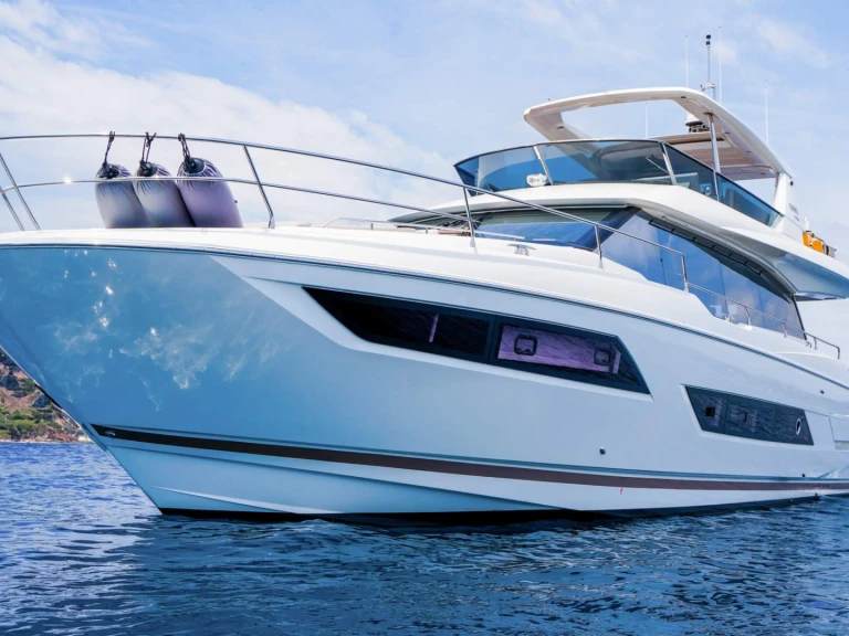 Verhuur Jacht Prestige Yachts met vaarbewijs