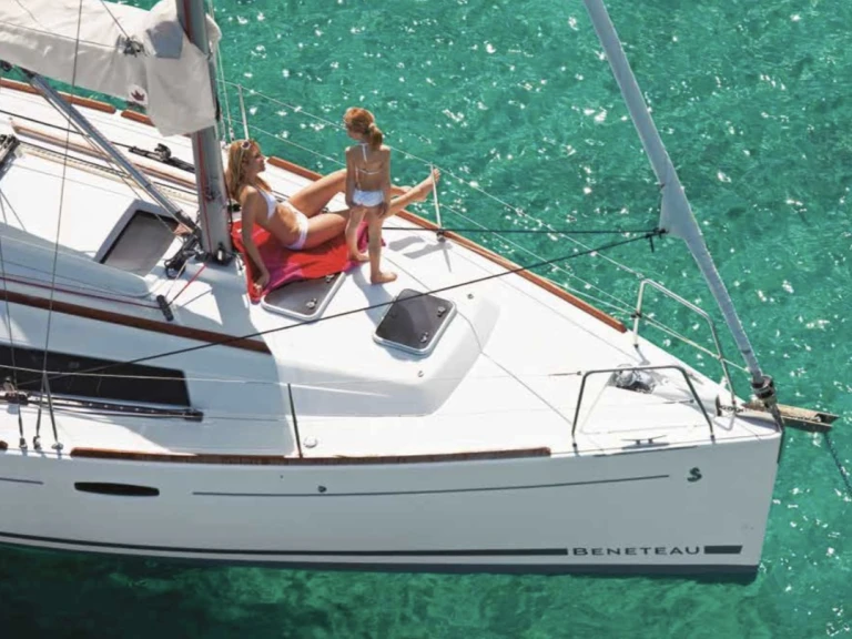 Huur een Bénéteau Oceanis 31 in La Herradura