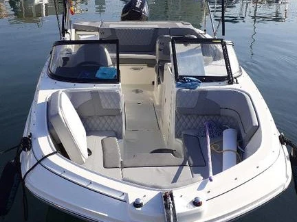 Huur een Bayliner VR6 OB in Club Náutico can Pastilla