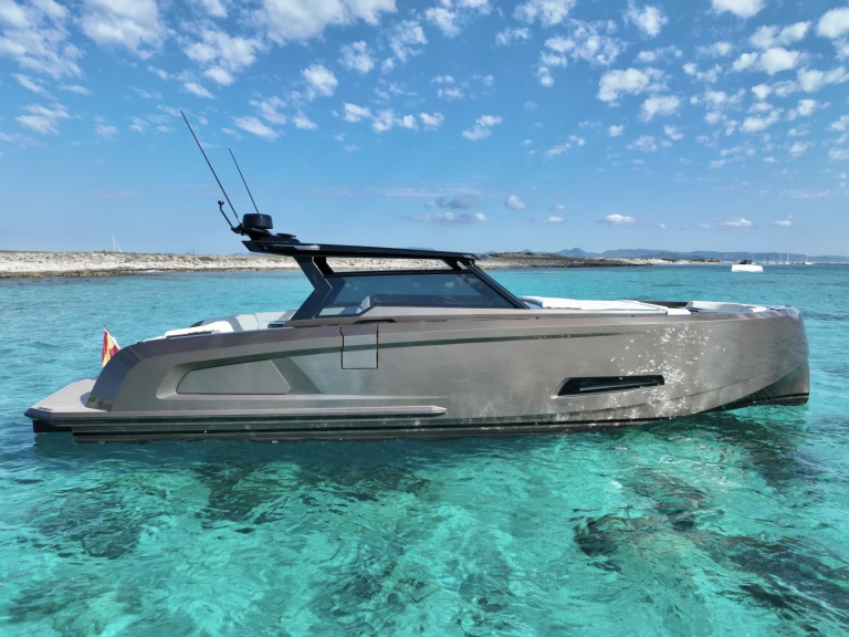 Motorboot te huur in Ibiza Town voor de beste prijs