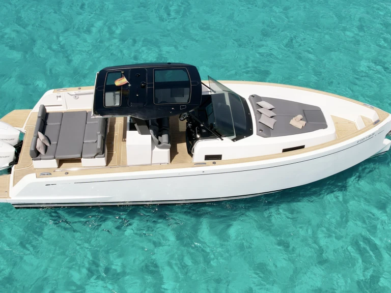 Bootverhuur Ibiza Town goedkoop Pardo 38