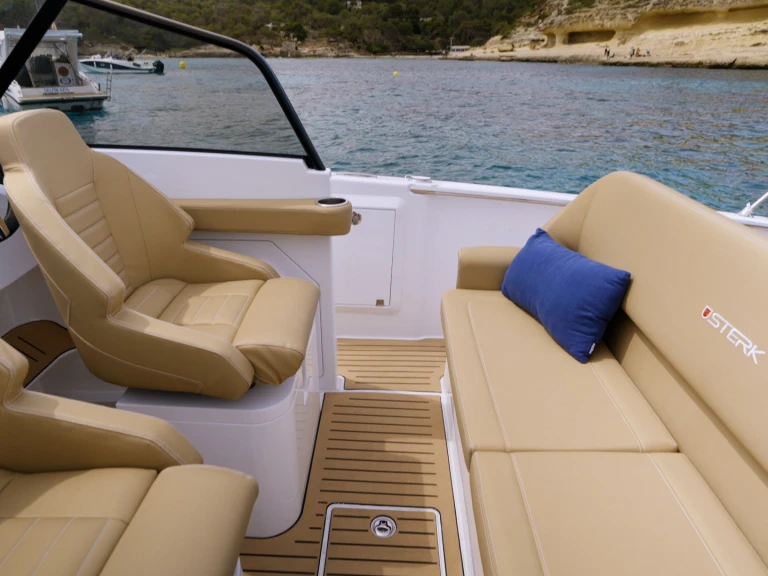 Huur een sterk 31 RC in Ibiza Town
