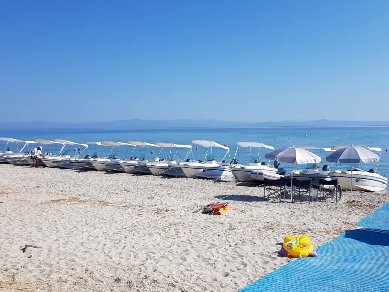 Motorboot te huur in Chalkidikís voor de beste prijs