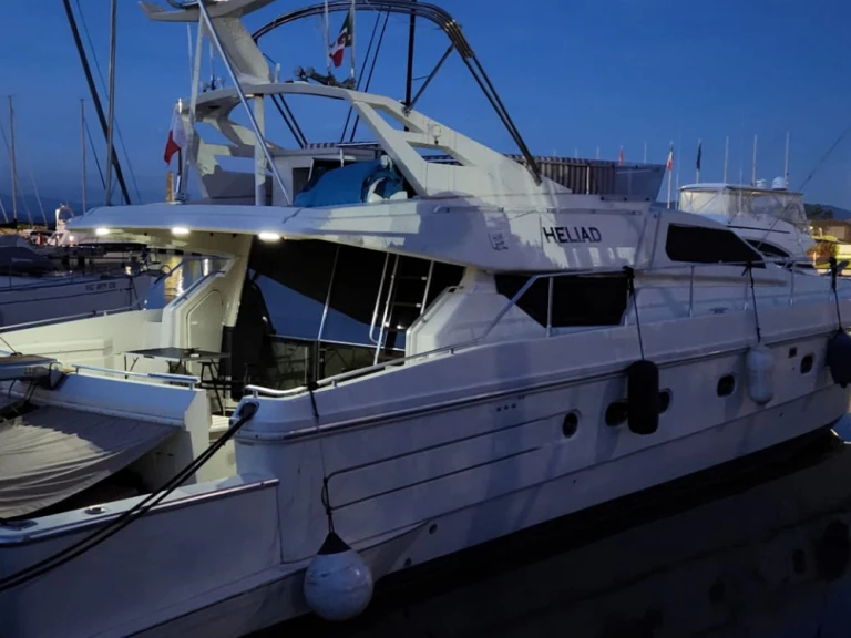 Bootverhuur Pisa goedkoop Ferretti 60
