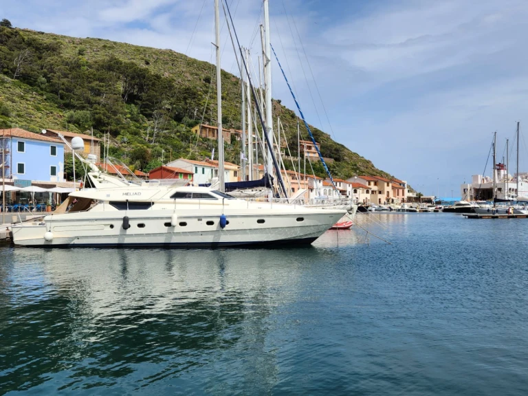 Huur een Ferretti Ferretti 60 in Pisa