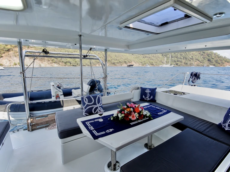 Bootverhuur Leopard Leopard 40 in Tivat via SamBoat