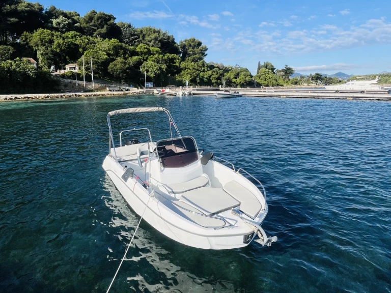 Bootverhuur Bénéteau Flyer 6.6 SPACEdeck in Antibes via SamBoat