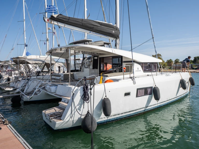 Huur Catamaran met of zonder schipper Lagoon in Néa Péramos