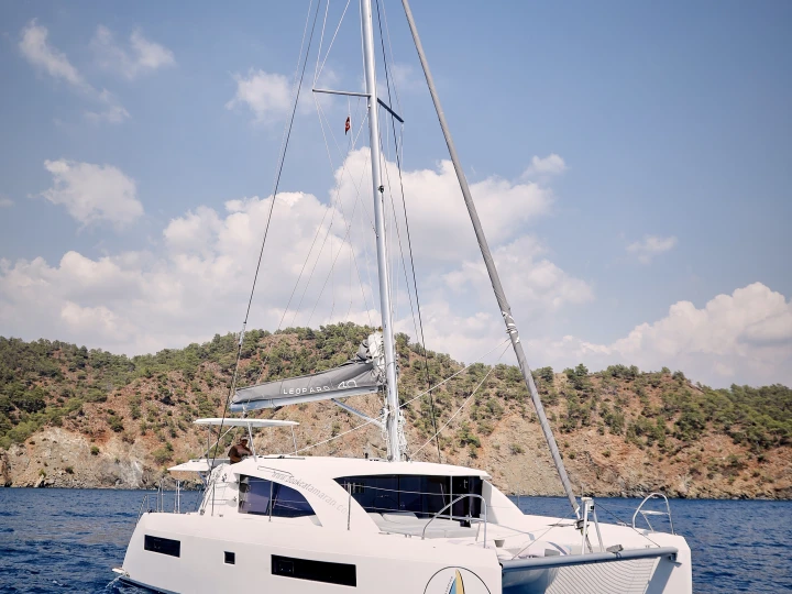 Bootverhuur Tivat goedkoop Leopard 40