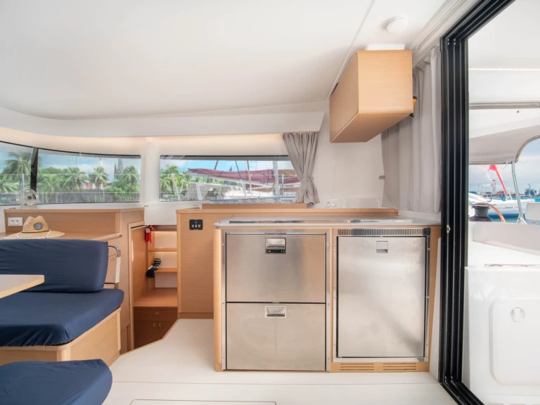 Huur Catamaran met of zonder schipper Excess in Papeete