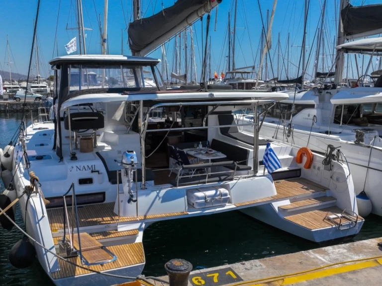 Verhuur Catamaran Lagoon met vaarbewijs
