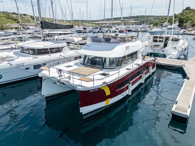 Motorboot te huur in Primošten voor de beste prijs