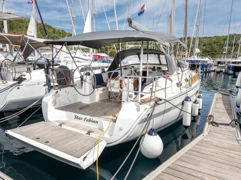 Huur een Bavaria Cruiser 40 in Primošten