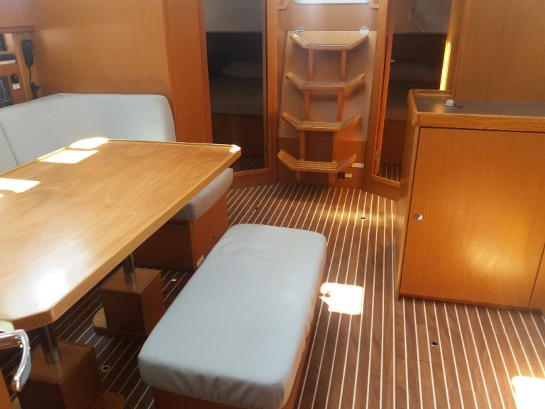 Huur een Bavaria Cruiser 46 in Nettuno