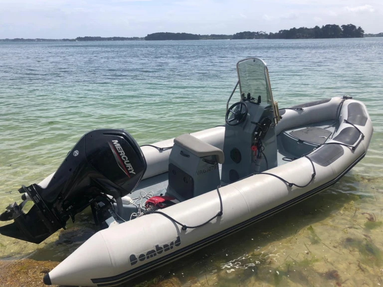 Bootverhuur Larmor-Baden goedkoop Explorer 550