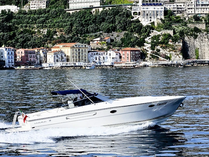 Huur Jacht met of zonder schipper Itama in Ischia