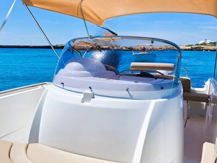 Motorboot te huur in Ciutadella de Menorca voor de beste prijs