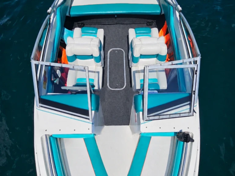 Motorboot te huur in Annecy voor de beste prijs
