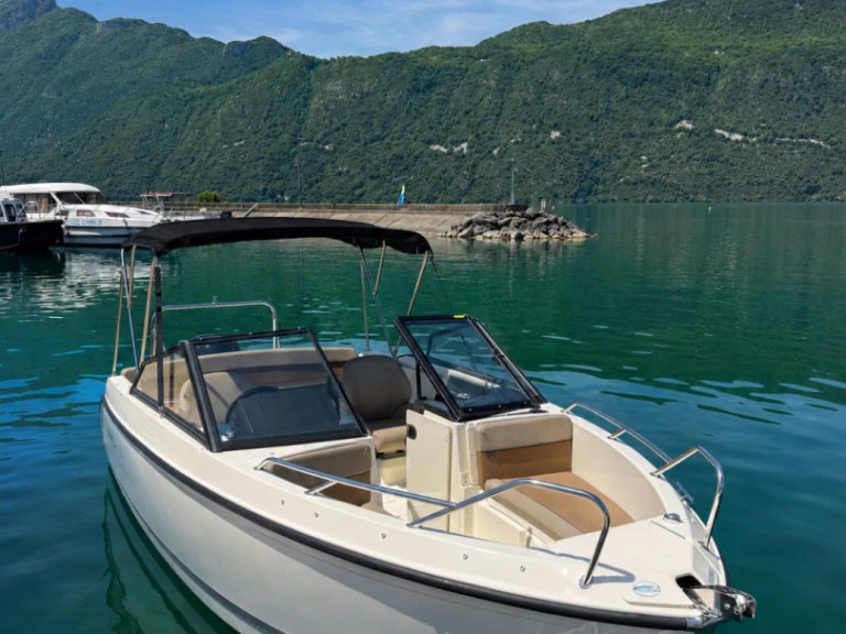 Motorboot te huur in Aix-les-Bains voor de beste prijs