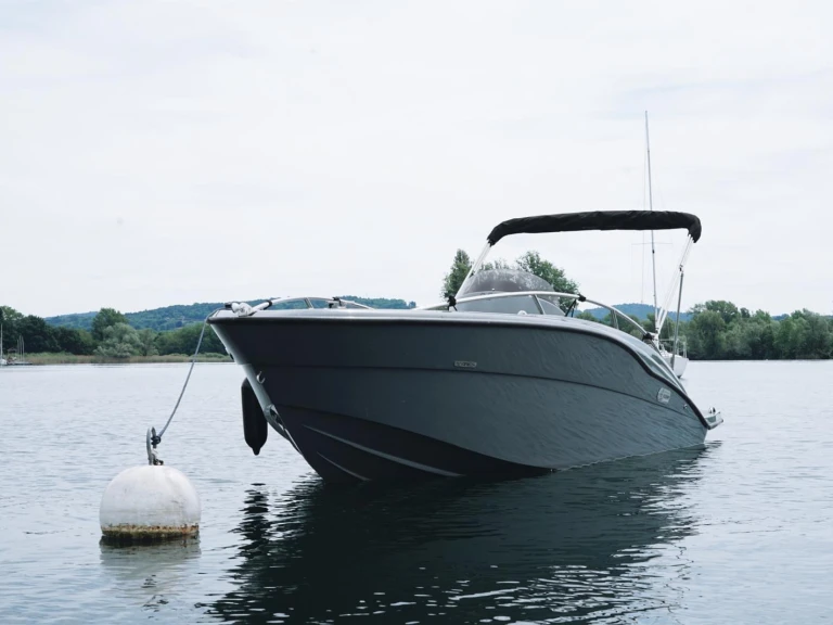 Huur Motorboot met of zonder schipper Clear in Angera