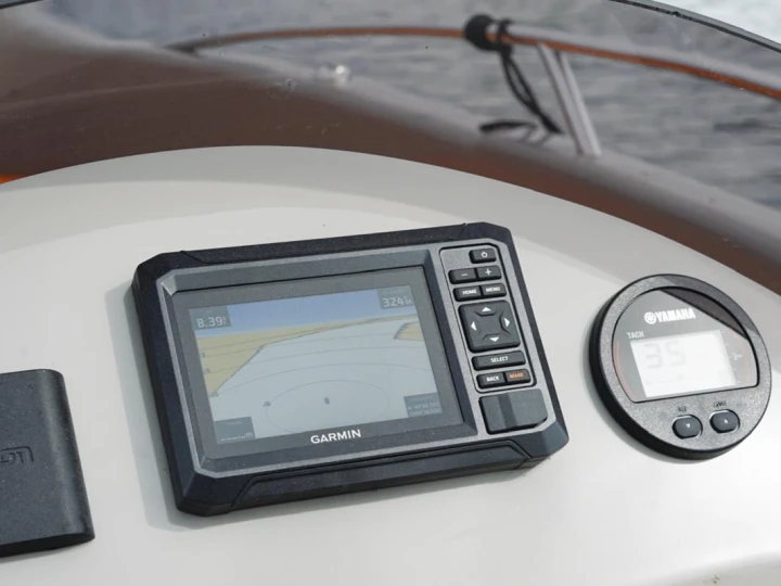 Motorboot te huur in Angera voor de beste prijs