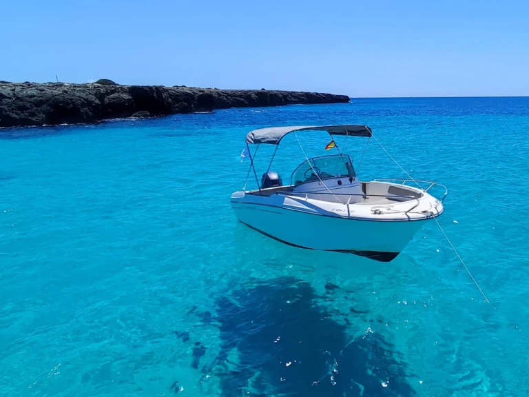 Jachthuur in Cala en Bosch - Jeanneau Cap Camarat 625 via SamBoat