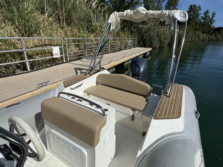 RIB te huur in Mandelieu-la-Napoule voor de beste prijs