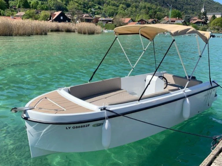 Huur Motorboot met of zonder schipper Valory in Annecy