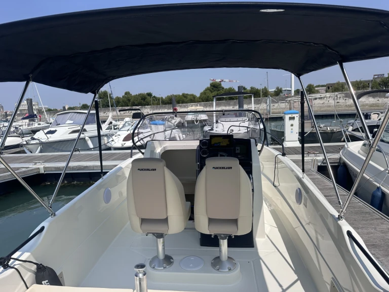 Motorboot te huur in La Rochelle voor de beste prijs