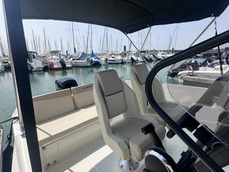 Quicksilver 705 Open te huur van particulier of professional in La Rochelle
