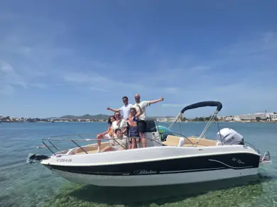 Huur een Blumax Bluline 21 in Ibiza Town