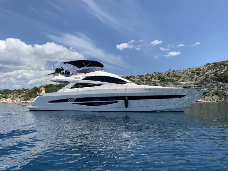 Jachthuur in Novi Vinodolski - Galeon Galeon 700 Skydeck - 4 + 1 cab. via SamBoat