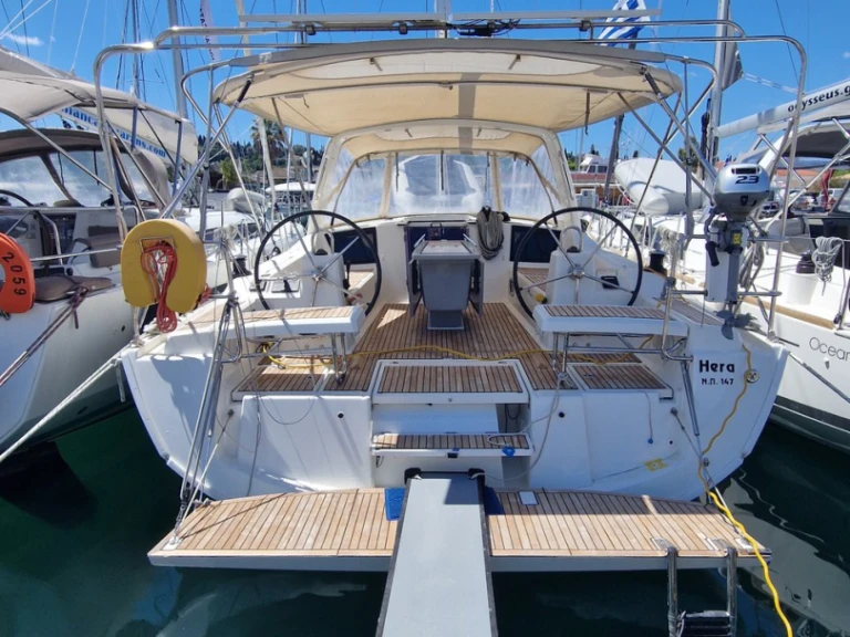 Verhuur Zeilboot in Gouviá - Bénéteau Oceanis 41.1